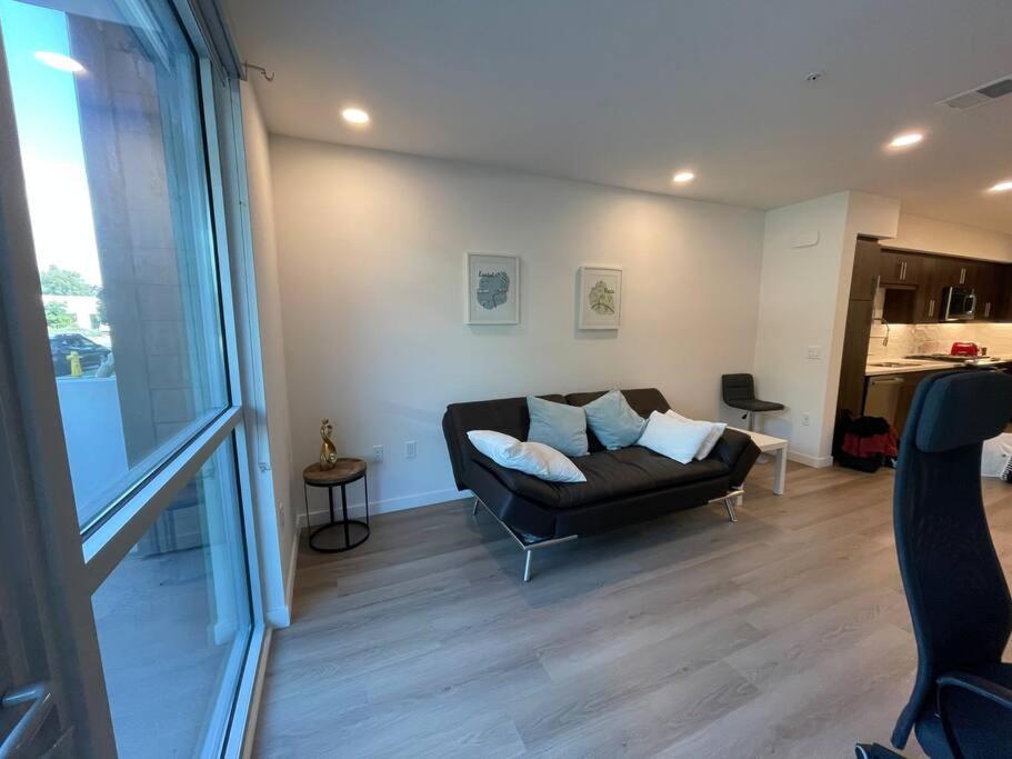 Luxurious Apartment Bardeen New Port Beach 1 Bedroom Ирвайн Экстерьер фото